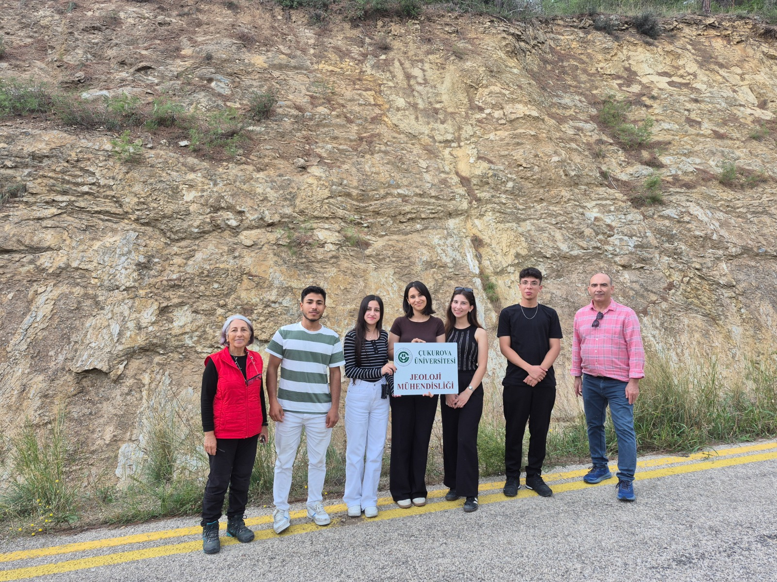 2025-2026 Eğitim-Öğretim yılında bölümüze yeni gelen öğrencilerimizle arazi gezisi yapıldı.